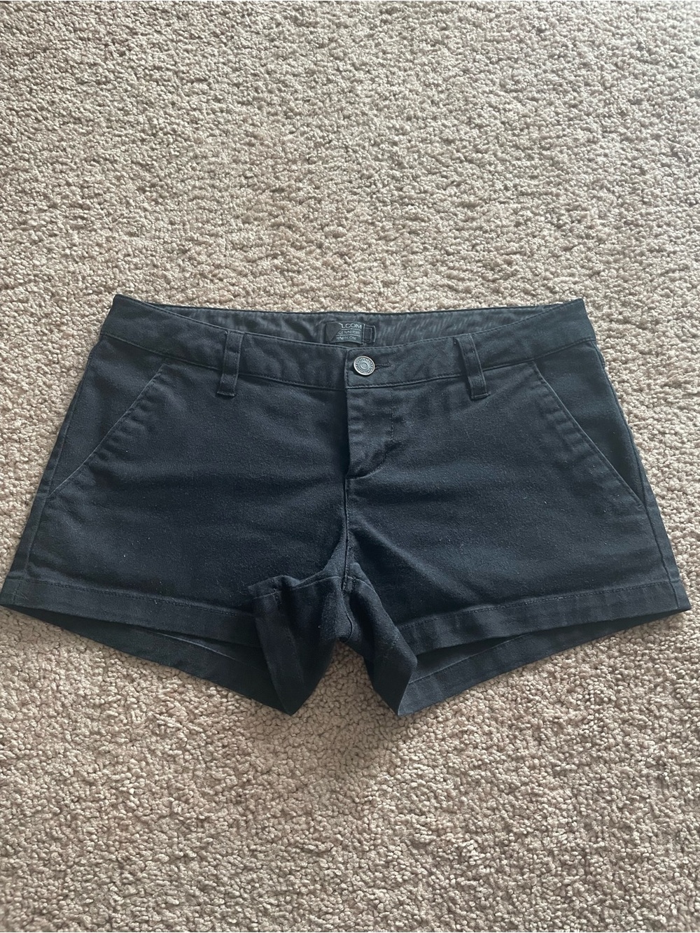 Volvom Shorts